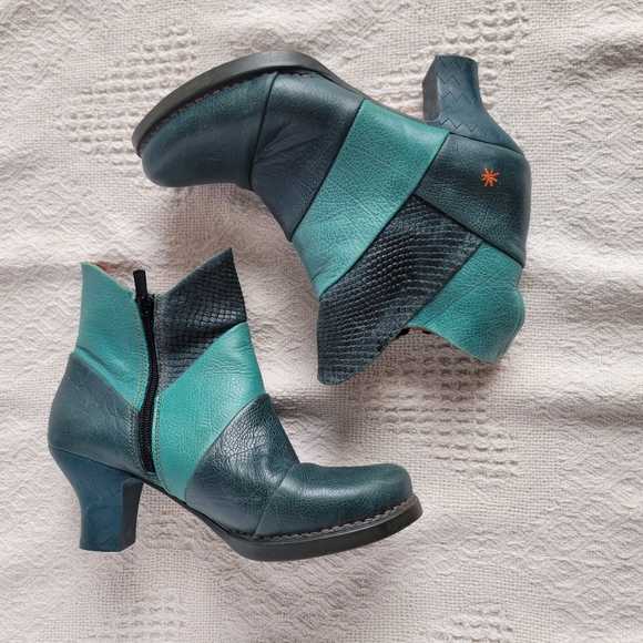 ART Shoes - The Art Company Retro Leather Heeled Ankle Patchwork Zip up Boot